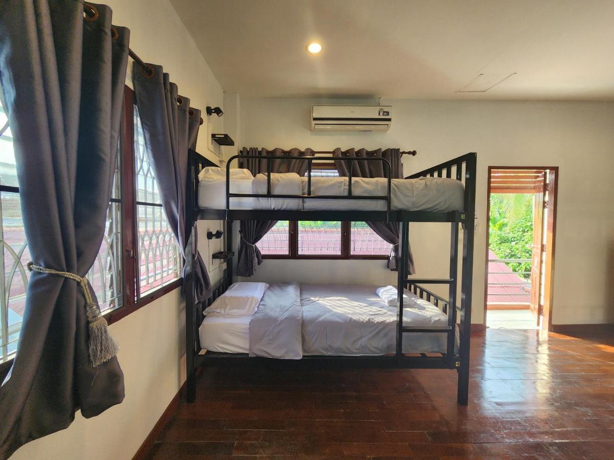 Blue Moon House - A Budget Hostel For Easy Travellers Chiang Mai Extérieur photo