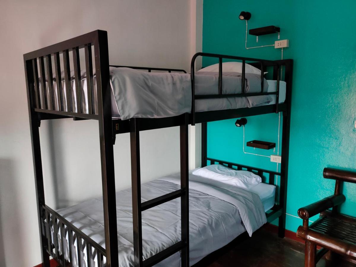 Blue Moon House - A Budget Hostel For Easy Travellers Chiang Mai Extérieur photo